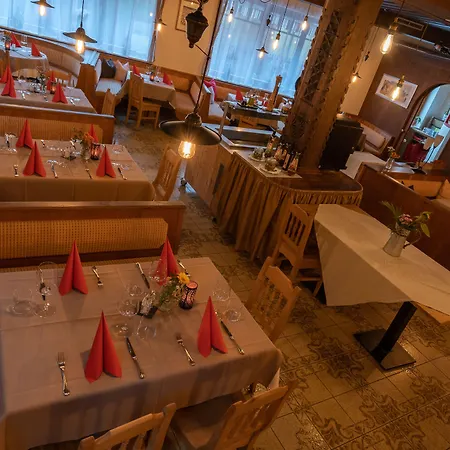 Gasthof Eschbacher Guest house Piesendorf