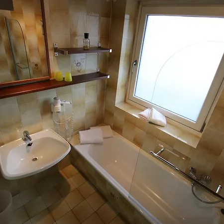 Gasthof Eschbacher Guest house Piesendorf