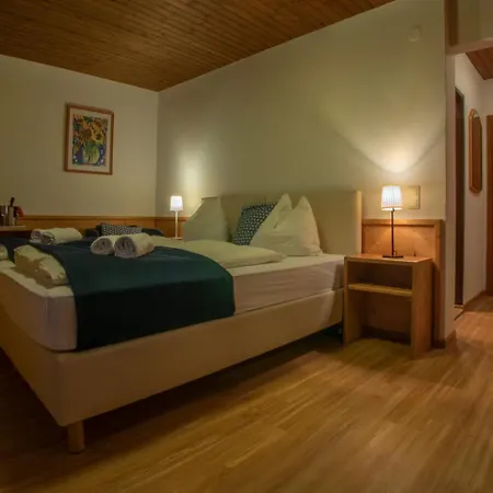 Gasthof Eschbacher Guest house Piesendorf
