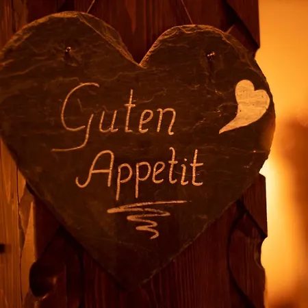 Gasthof Eschbacher Guest house Piesendorf